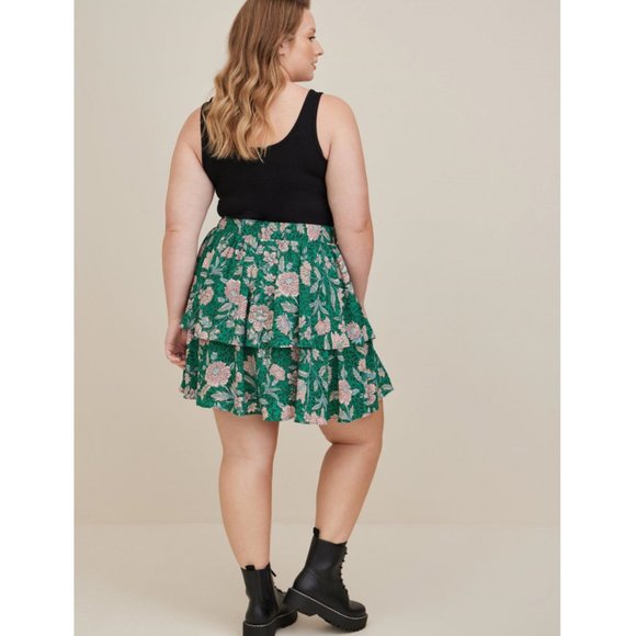 NWT Torrid 2 Georgette Floral Green Mini Tiered Skater Skirt 2X 18 20 - Picture 3 of 9